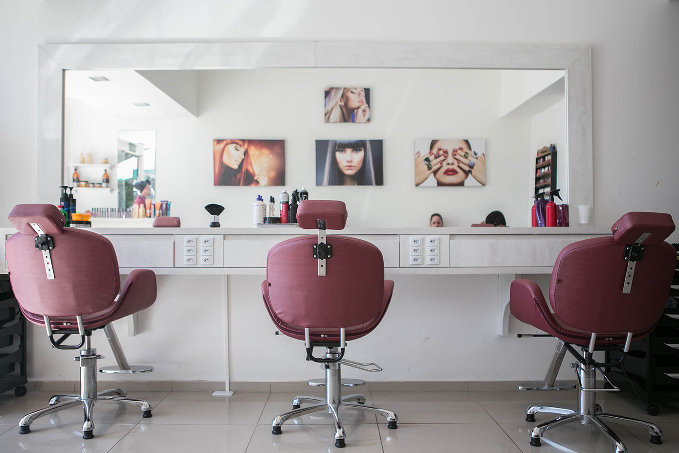 how to attract customers to a beauty salon